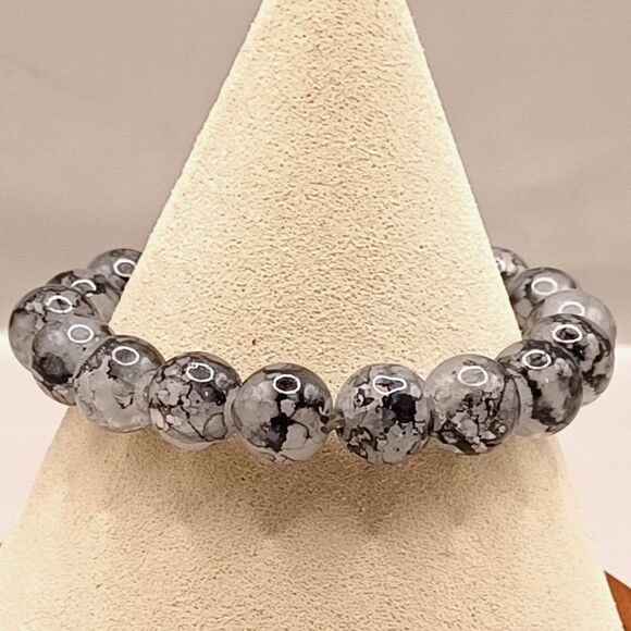 Vintage Natural Stone Beads of Black, Gray an White Snowflake Patterned Bracelet - Picture 1 of 6